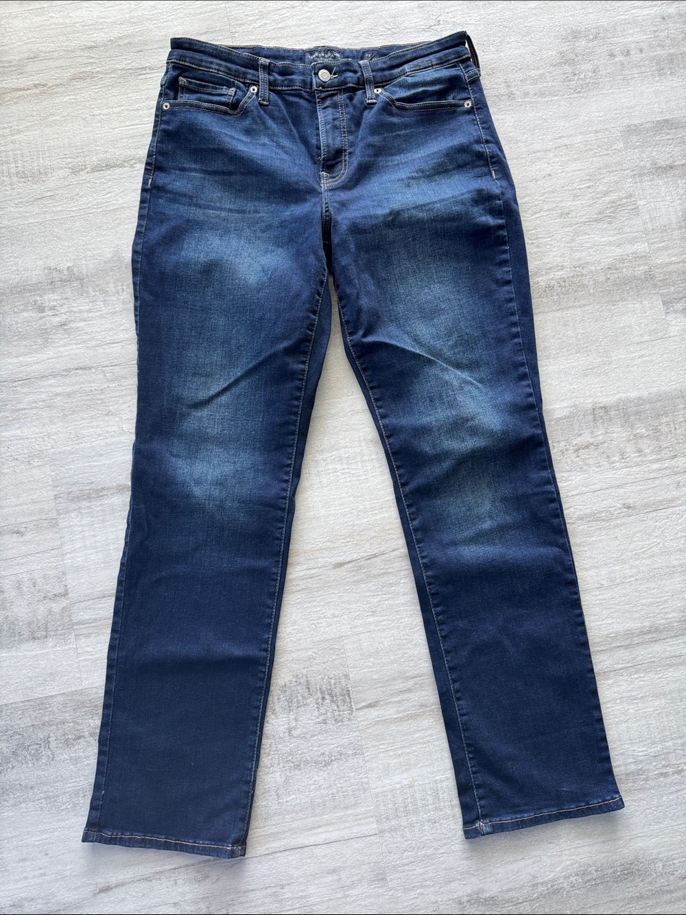 Lucky Brand Women’s Dark Indigo Straight Leg Jeans